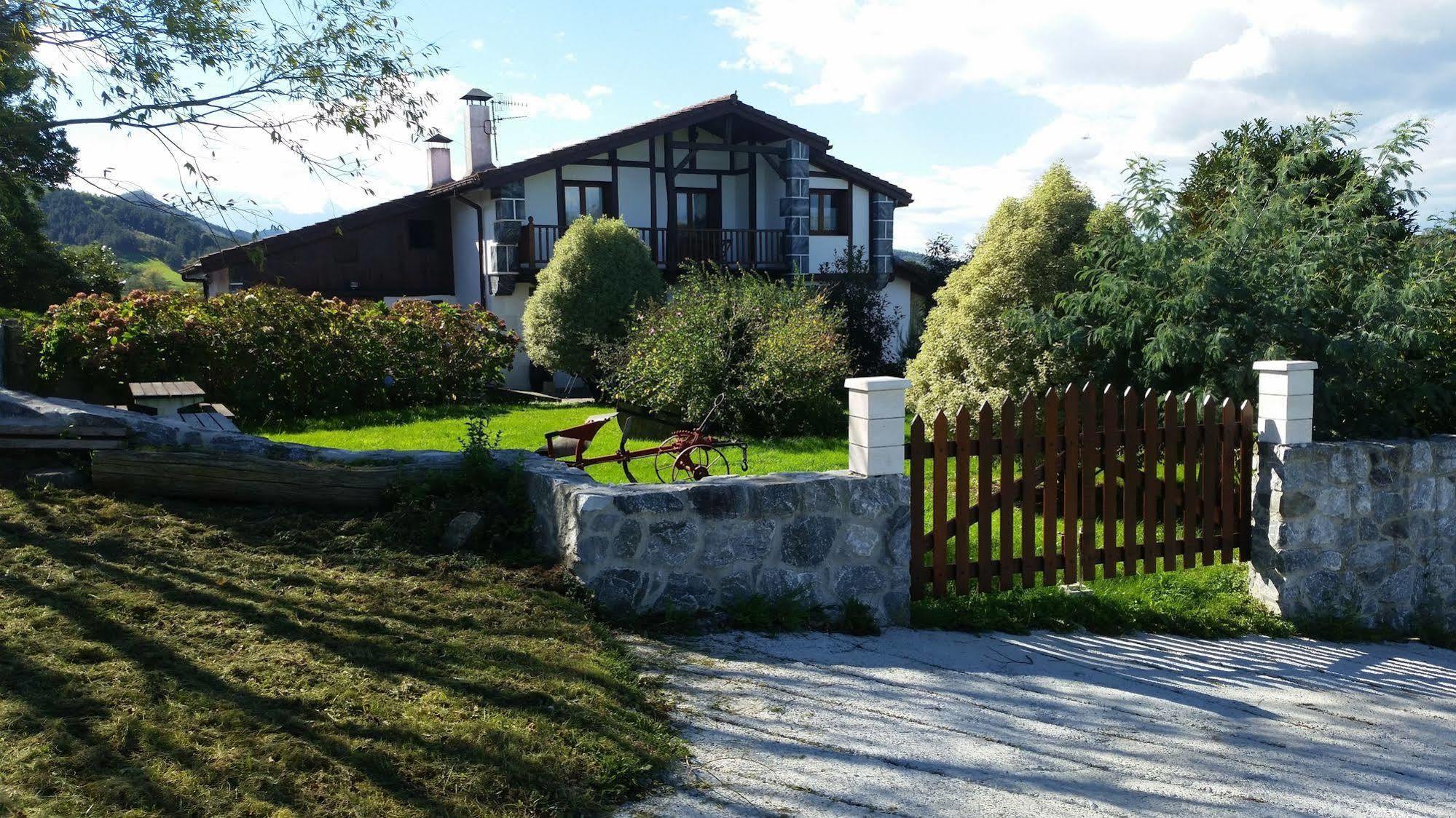أويارتثون Casa Rural Olazi المظهر الخارجي الصورة